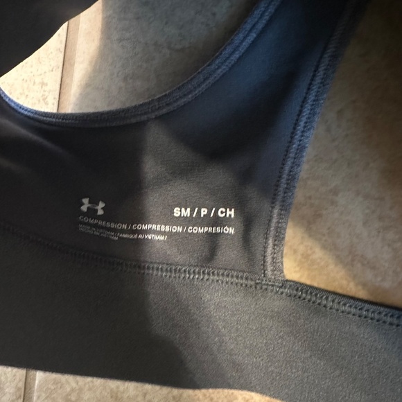 NEW UNDER ARMOUR 3 PC Sports bra Compression Bra Lot SIZE XS/S - Picture 8 of 8